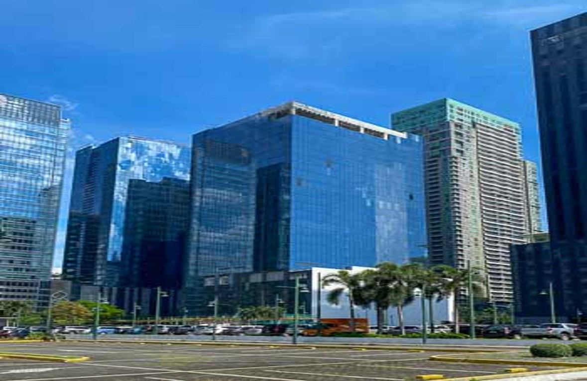 Park Triangle Corporate Center Building Photo